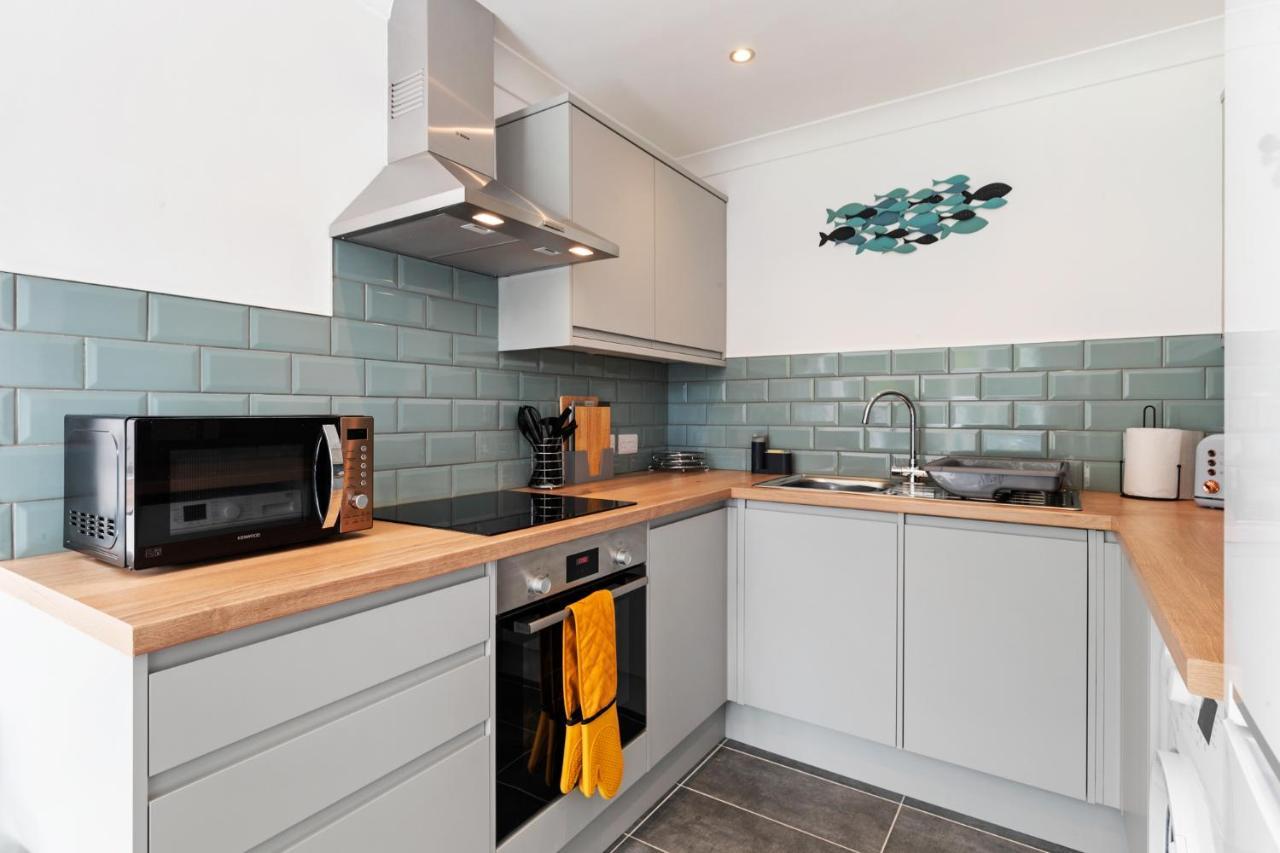 25 Coedrath Park - Sea Views From Balcony, Short Walk To Beach, Parking Saundersfoot Exteriör bild